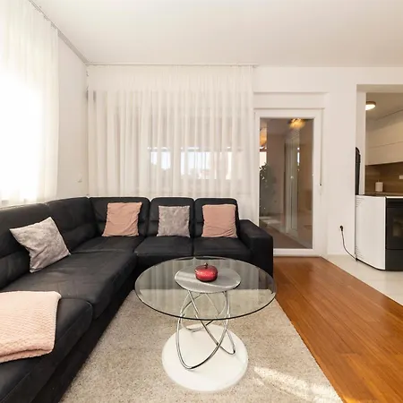 Matek Apartman *